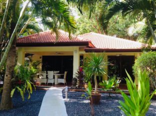 House With 2 Bedrooms And Shared Pool In A Resort-Style Setting