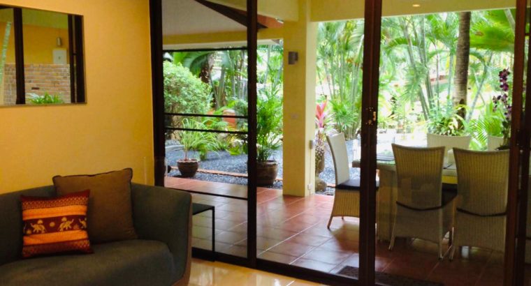 House With 2 Bedrooms And Shared Pool In A Resort-Style Setting