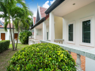 Contemporary Thai-Style Apartment with Pool Access and 1 Bedroom